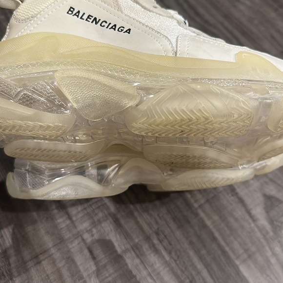 Great condition BALENCIAGA sneakers for sale!!! Too small for me! - Picture 4 of 4